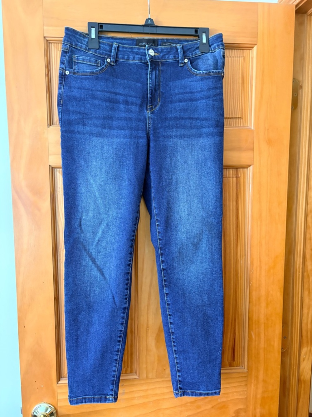Kendall & Kylie Skinny Jeans in Deep Blue Wash